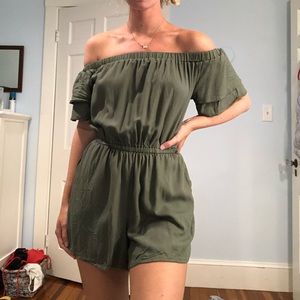 The cutest off the shoulder romper